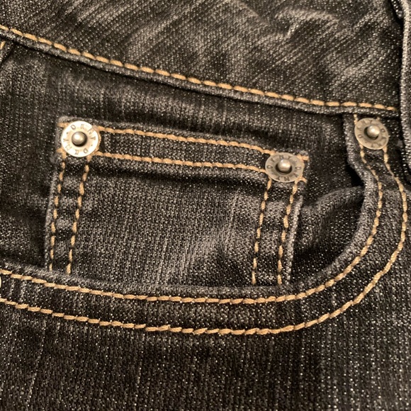 DKNY Jeans - Picture 5 of 8